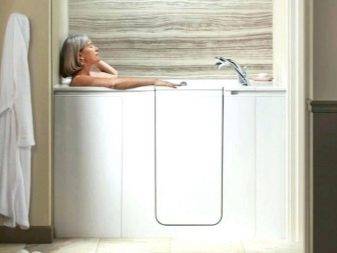 Baignoires assises pour petites salles de bain : types, appareil + comment choisir la bonne