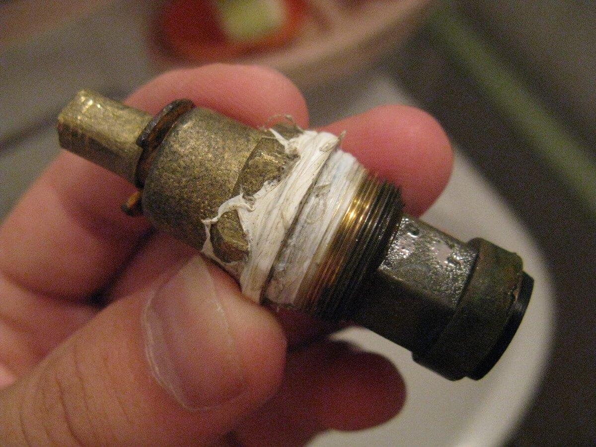 Instructions étape par étape pour réparer une boîte de grue