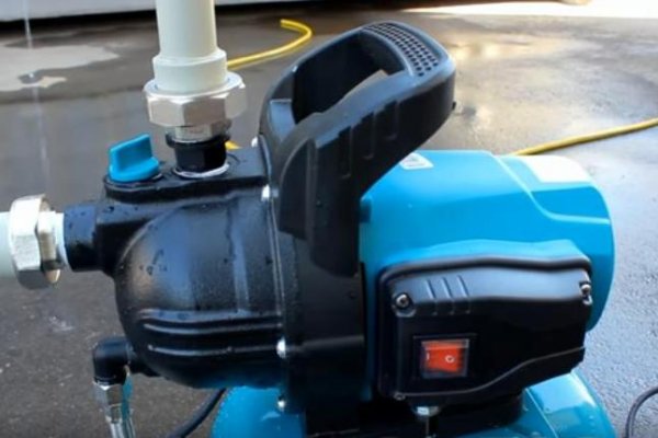 Installation et raccordement d'une station de pompage à un puits: un algorithme pour effectuer des travaux