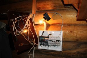 Électricien dans une maison en bois : schémas + notice d'installation