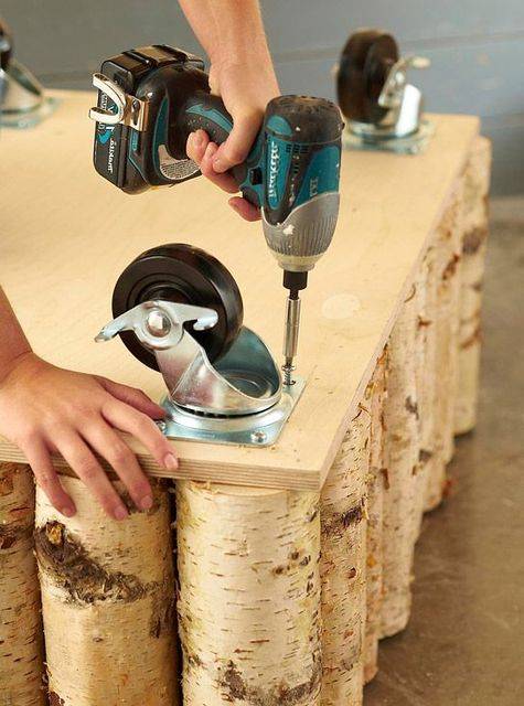 Comment j'ai fabriqué ma propre table à plateau pour économiser de l'argent