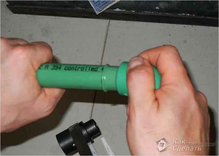 Comment dévisser le robinet du tuyau métal-plastique