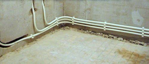 Marquage et caractéristiques techniques des tubes métal-plastique + aperçu du matériel