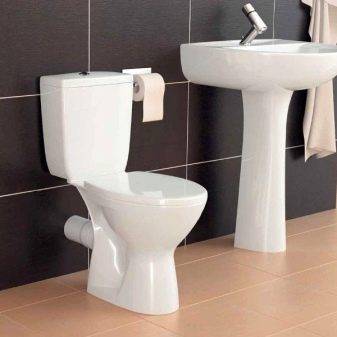 Toilettes d'angle avec réservoir: avantages et inconvénients, schéma et caractéristiques de l'installation de toilettes dans un coin