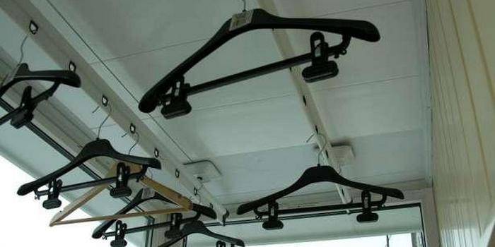 Sèche-linge au plafond sur le balcon : cinq modèles populaires + conseils pour choisir et installer