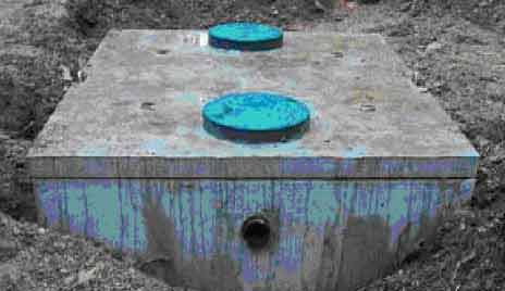 Un exemple de dispositif indépendant d'une fosse septique monolithique en béton