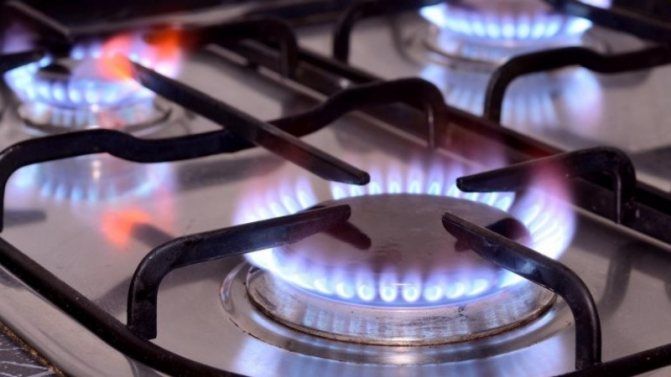 Pourquoi un réchaud à gaz avec une bonbonne de propane fume : principales pannes et recommandations d'élimination