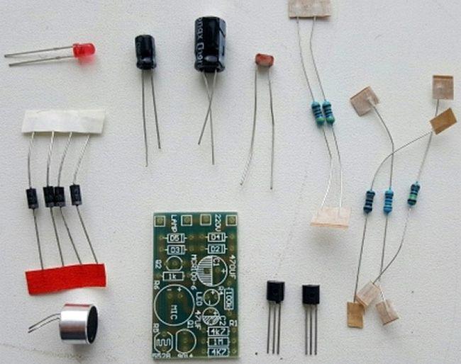 Capteurs de lumière extérieure TOP-5 pour allumer la lumière: les meilleurs modèles + les nuances de choix et de connexion