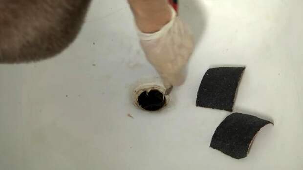 Restauration de baignoire à l'acrylique liquide : réparation de revêtement d'émail à faire soi-même