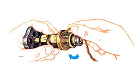 Est-il possible d'ouvrir et de fermer le robinet d'arrivée d'eau dans l'appartement tous les jours ?