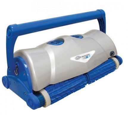 Le meilleur aspirateur robot pour la piscine : top 10 des modèles + nuances de choix