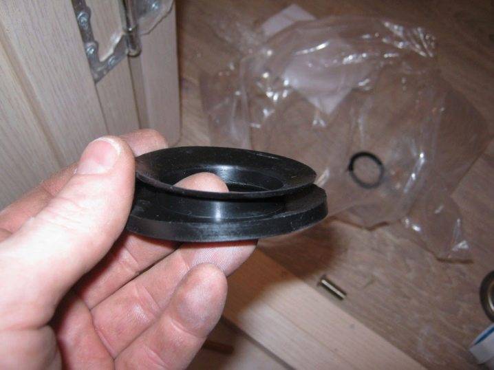 Installer un siphon sur une baignoire: comment assembler et installer correctement un siphon