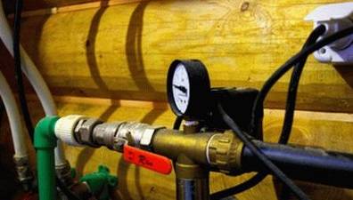 Règles d'aménagement d'un système d'approvisionnement en eau autonome pour une maison privée à partir d'un puits