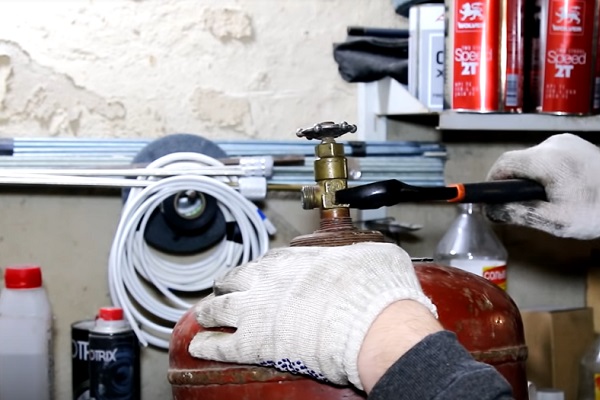 Comment dévisser la valve si elle est bloquée