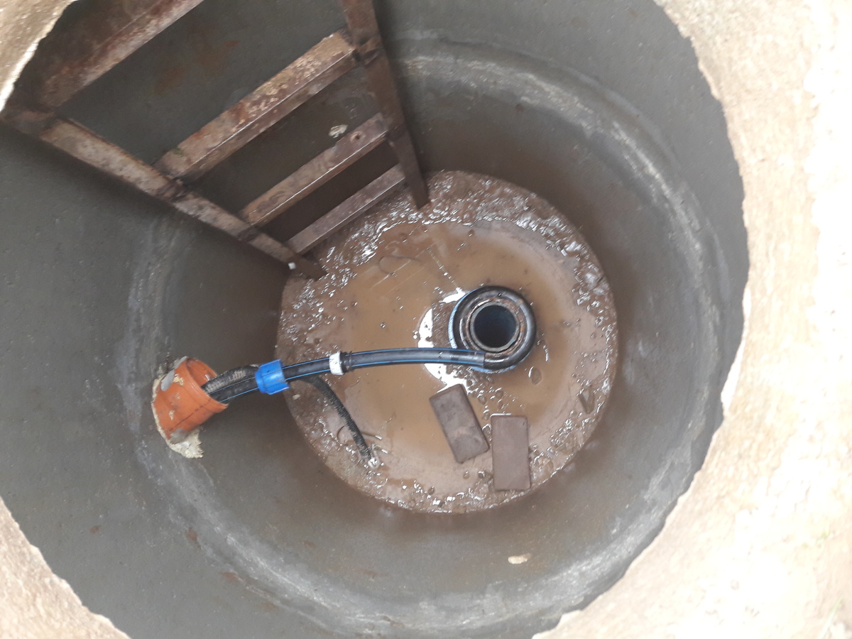 Comment installer une pompe submersible dans un puits: étapes de travail, coût et matériaux nécessaires