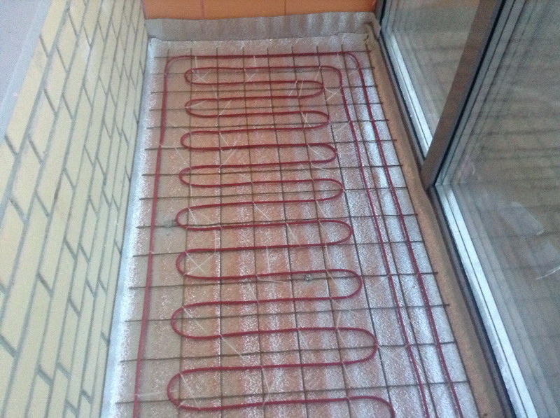 Comment isoler le sol du balcon de vos propres mains: matériaux et instructions