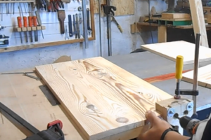 Cintre de sol en bois DIY : idées créatives + instructions de montage