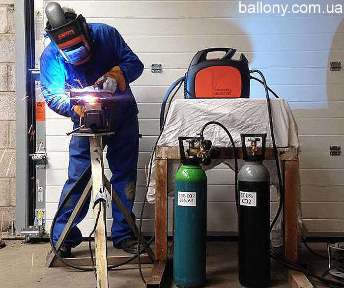 Pourquoi les gaz liquéfiés et comprimés sont-ils stockés dans des bouteilles ? Types de conteneurs + règles de fonctionnement