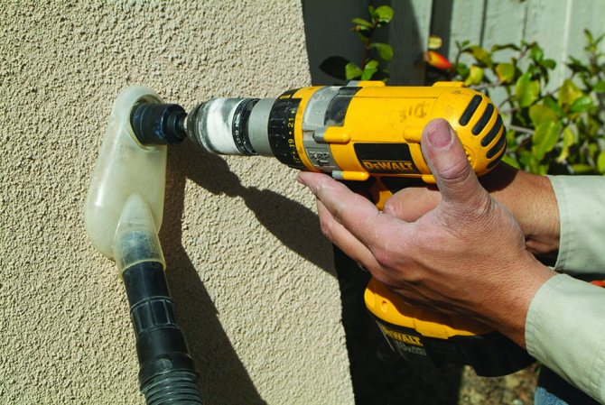 Comment faire un trou dans un mur sans perceuse