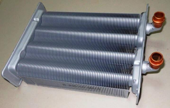 Réparation à faire soi-même d'un échangeur de chaleur de chaudière à gaz + instruction sur la réparation et le remplacement d'une pièce