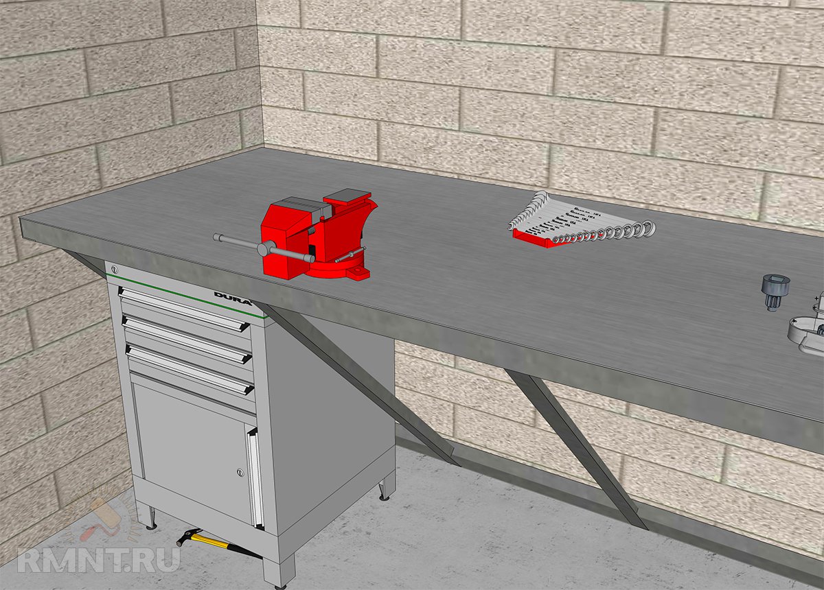 Établi de bricolage dans le garage - le choix entre le bois et le métal