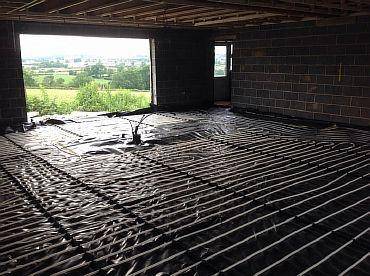 Calcul d'un plancher chauffant à l'eau - combien faut-il pour le travail + leçon vidéo