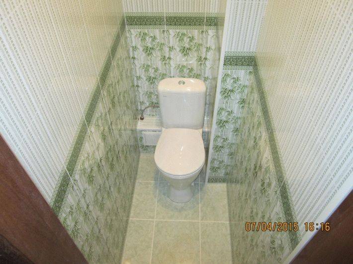 Comment organiser une boîte à tuyaux dans les toilettes: un aperçu des meilleures façons de dissimuler le pipeline