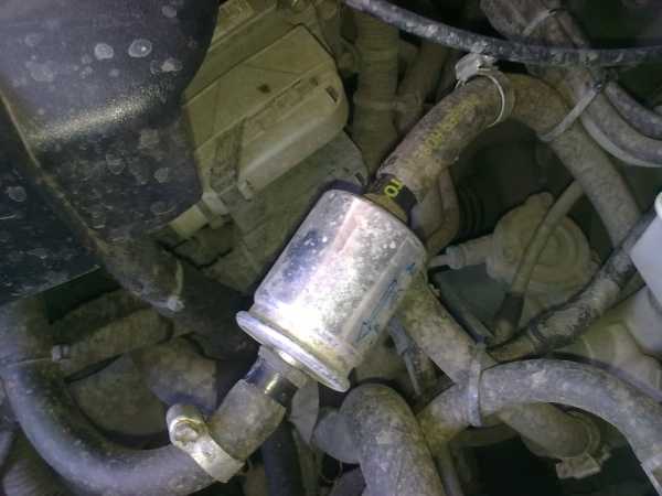 Pourquoi la boîte de vitesses de la bouteille de gaz bourdonne: que faire si le régulateur de pression de gaz est bruyant