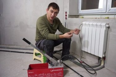 Rinçage et test de pression du système de chauffage: procédure de travail, exigences