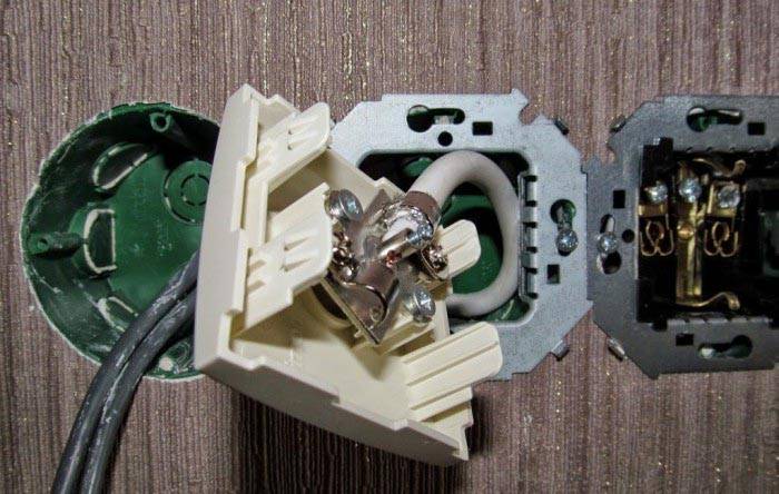 Comment configurer vous-même un tuner parabolique : étapes de configuration de l'équipement