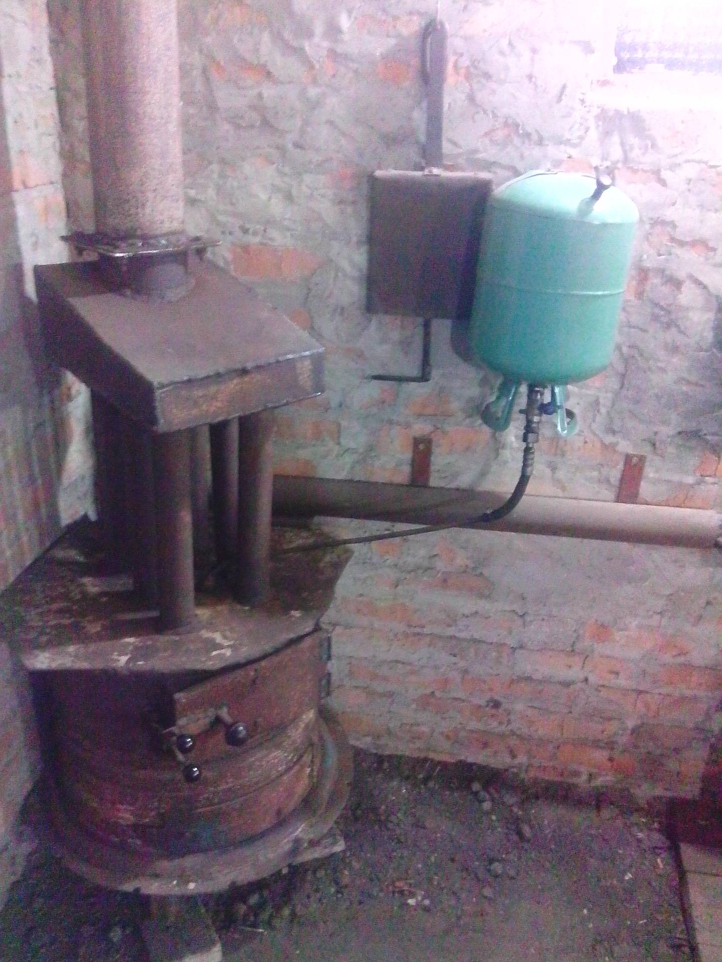 Comment faire un poêle à ventre dans un garage avec du bois et des mines