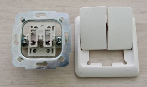 Raccordement d'un interrupteur double : normes et schémas + notice d'installation