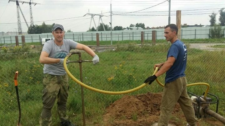 Où et quand est-il préférable de forer un puits sur le site : conseils de foreurs experts