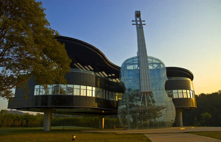 Les maisons les plus étranges du monde : 10 solutions architecturales folles