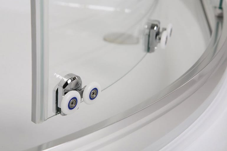 Pourquoi le plafond de la salle de bain fuit-il ?