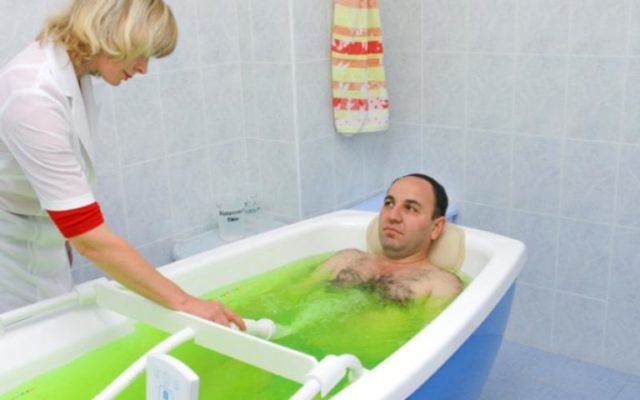 Les hommes peuvent-ils prendre un bain chaud, danger possible