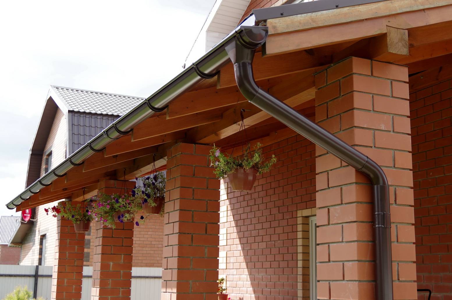 Drainage plastique et métal : quel est le meilleur, le pour et le contre