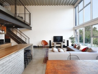 La deuxième lumière dans la maison est une technique architecturale pour agrandir l'espace à l'intérieur