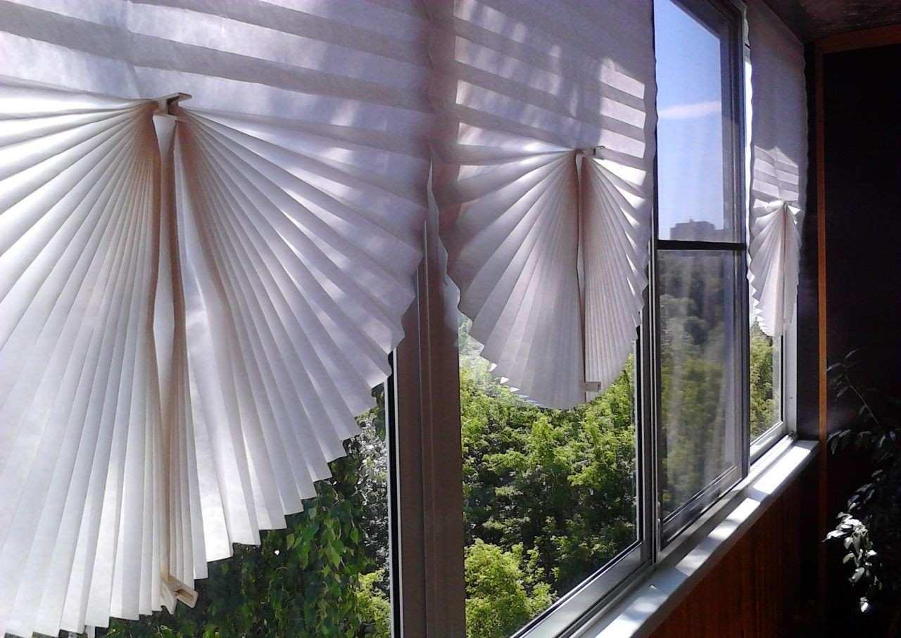 Rideaux à faire soi-même pour un balcon du soleil: instructions pour créer des rideaux originaux