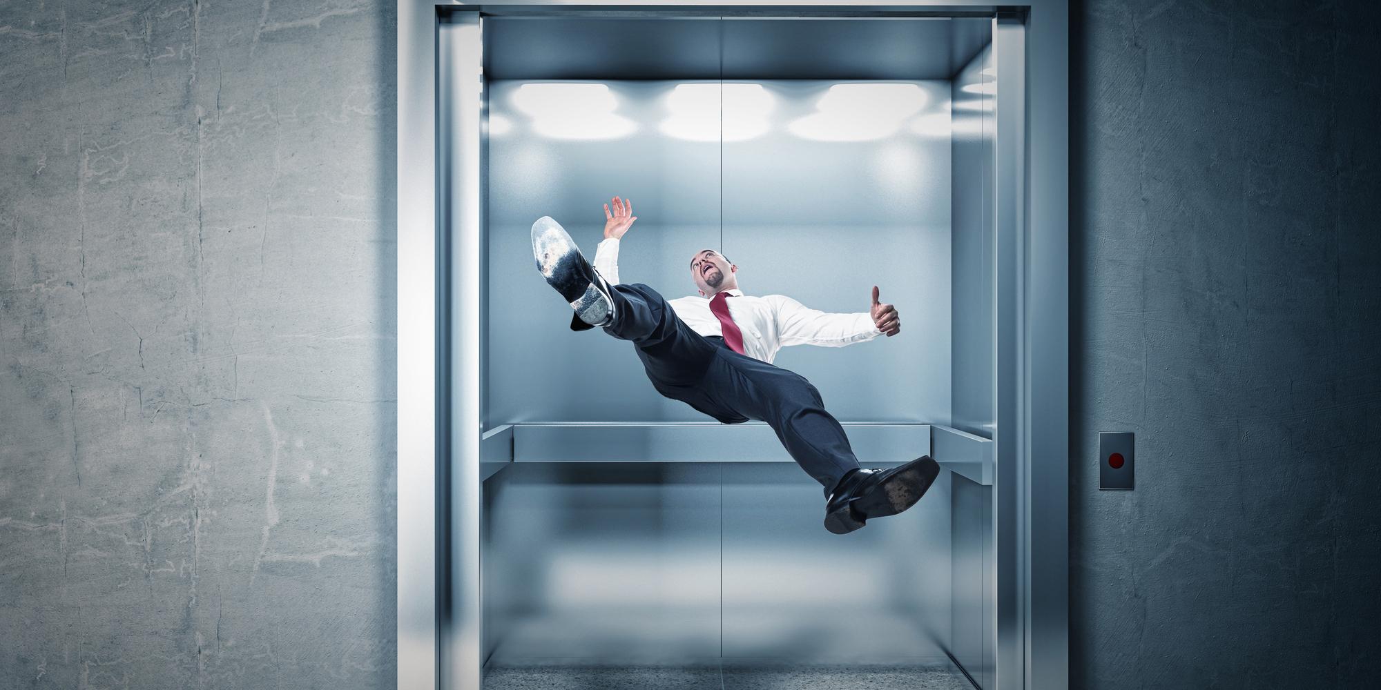 Pourquoi vous ne pouvez pas sauter dans un ascenseur : les conséquences, laquelle est un mythe