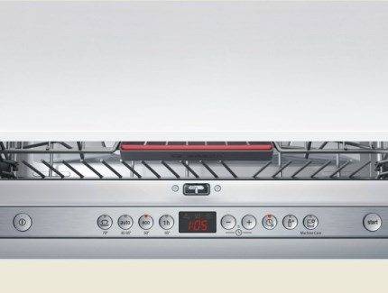 Vue d'ensemble du lave-vaisselle Bosch SMV44KX00R : le segment de prix moyen avec prétention à la prime