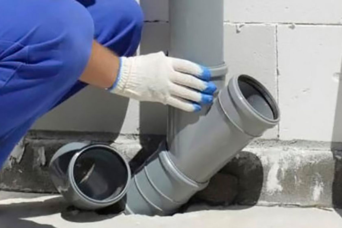 Pose de conduites d'égout dans le sol: technologie d'installation, règles et réglementations