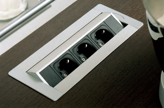 Prises encastrées dans le comptoir: types, fabricants, installation