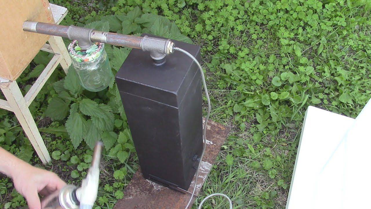 Un simple générateur de fumée à faire soi-même pour fumer à froid: dessins et conseils utiles