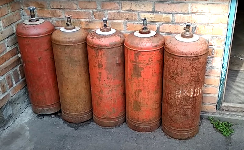 Comment dévisser la valve d'une bouteille de gaz : des moyens sûrs de déconnecter la valve