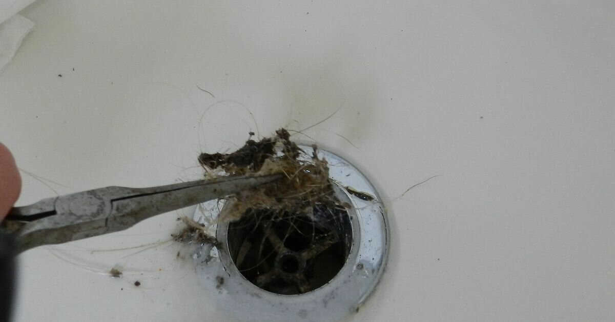 Comment dégager un blocage dans la salle de bain ? comment nettoyer et comment percer à la maison, outils de débouchage et méthodes de nettoyage, comment nettoyer le drain si la baignoire est bouchée