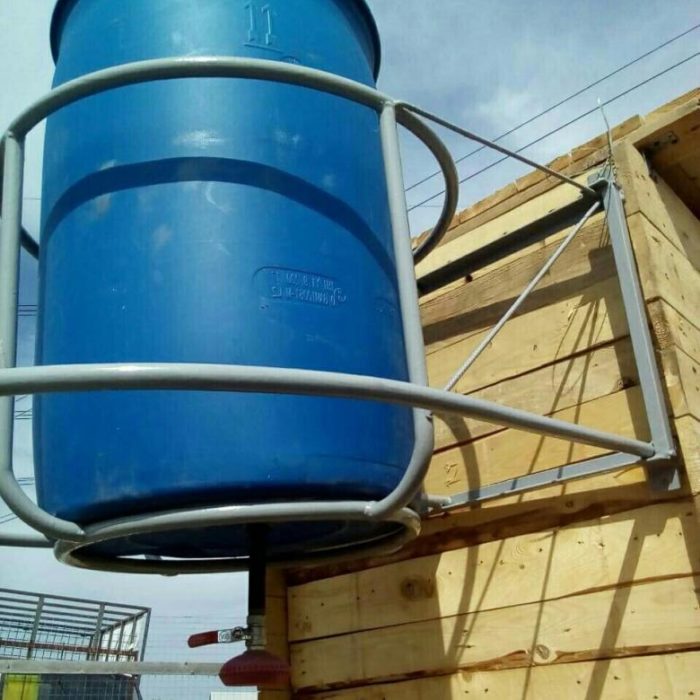 Réservoir pour une douche d'été : conseils pour choisir un modèle fini + comment construire un produit fait maison