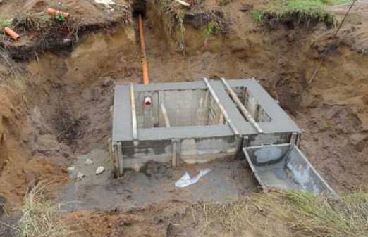 Fosse septique constituée d'anneaux en béton : dispositif, schémas + procédure d'installation étape par étape