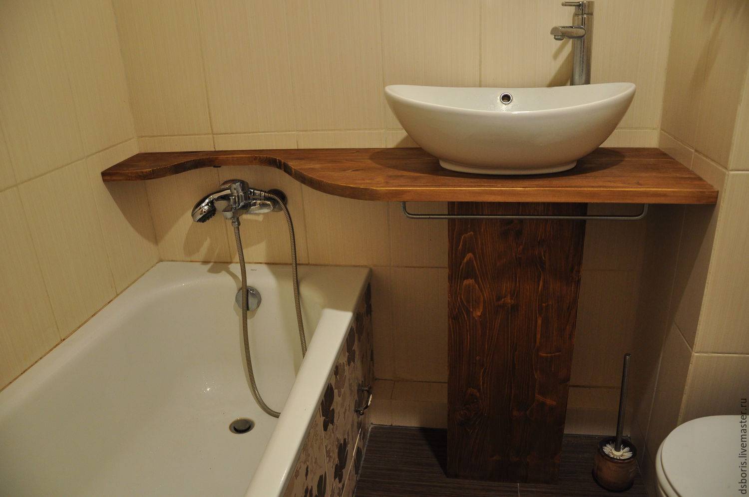 Comptoir à faire soi-même dans la salle de bain sous l'évier - instructions et vidéo