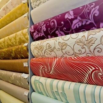 Quel est le meilleur papier peint intissé ou vinyle: avantages et inconvénients + subtilités du choix du papier peint